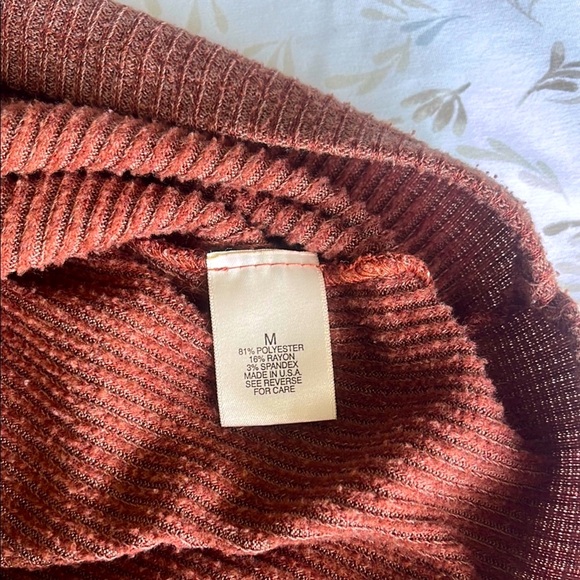 Pink Off-Shoulder Ribbed Top - Picture 4 of 6